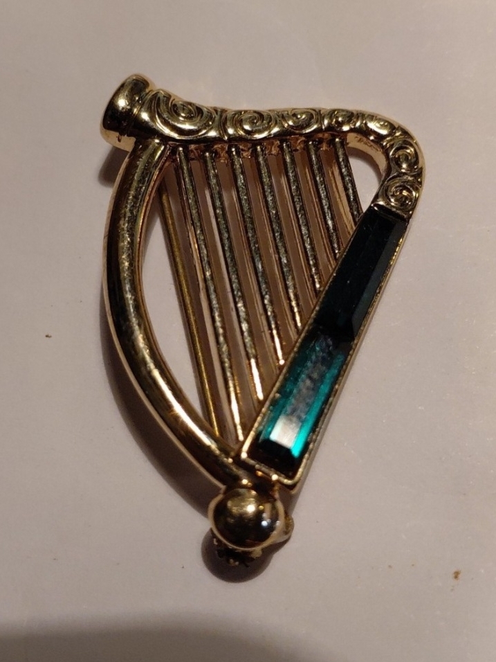Vintage Sol Dor 18 Kt Gold Plated With Emrald